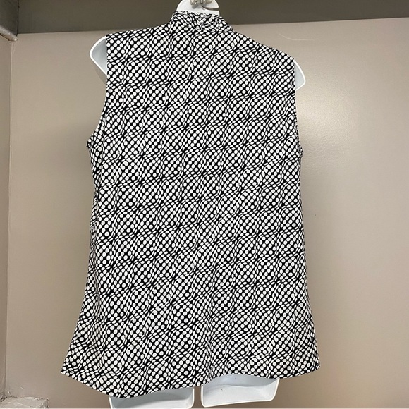 The jones Group Women Black/white Sleeveless Blouse Size Medium - Picture 3 of 10